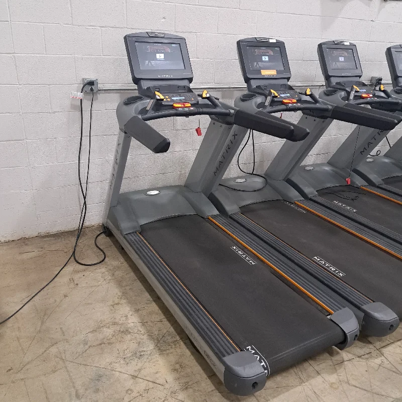 treadmill with big capacity-Matrix T7Xe Treadmill - Used